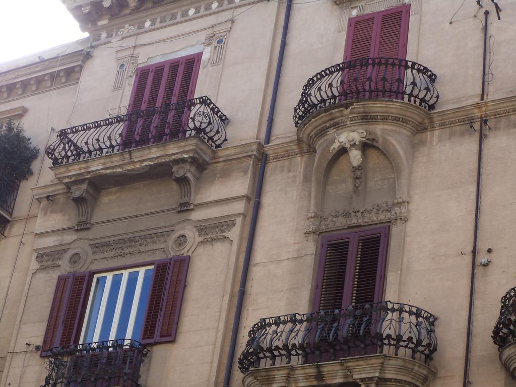 Massimissimo Apartment Palermo Ruang foto