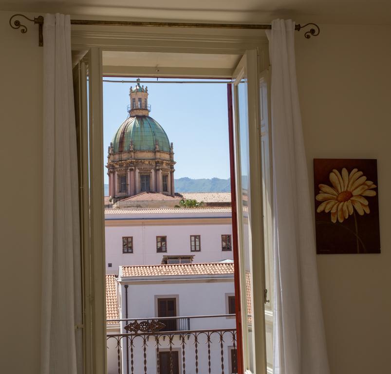 Massimissimo Apartment Palermo Bagian luar foto