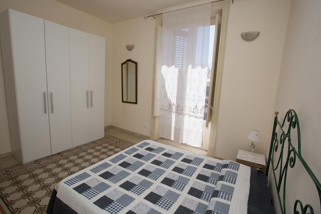 Massimissimo Apartment Palermo Bagian luar foto